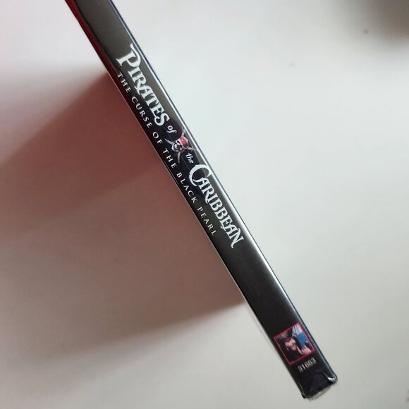 Pirates Of The Caribbean: The Curse Of The Black Pearl 2-Disc Collectors Edition - Picture 5 of 6